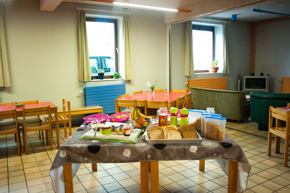 טנוויל Auberge De Jeunesse De La Roche - Champlon מראה חיצוני תמונה