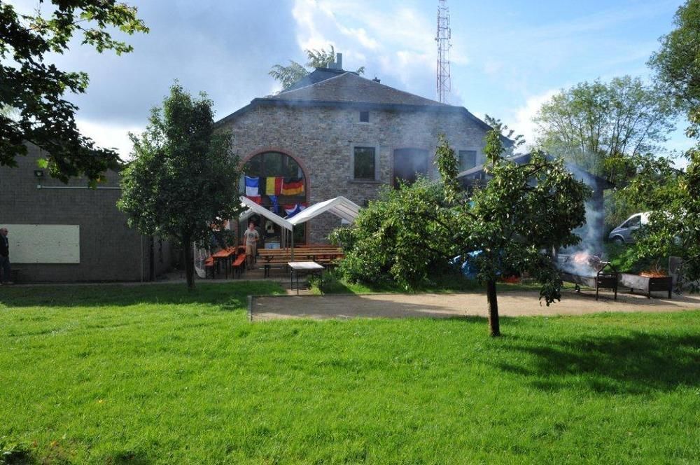 טנוויל Auberge De Jeunesse De La Roche - Champlon מראה חיצוני תמונה