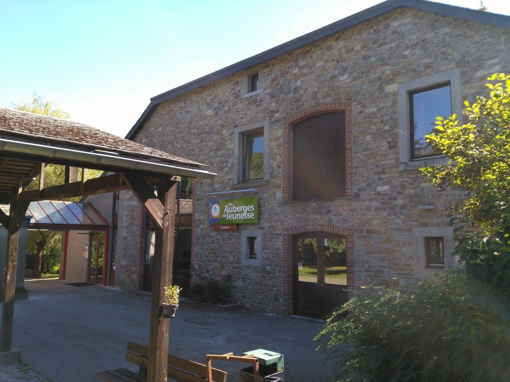 טנוויל Auberge De Jeunesse De La Roche - Champlon מראה חיצוני תמונה
