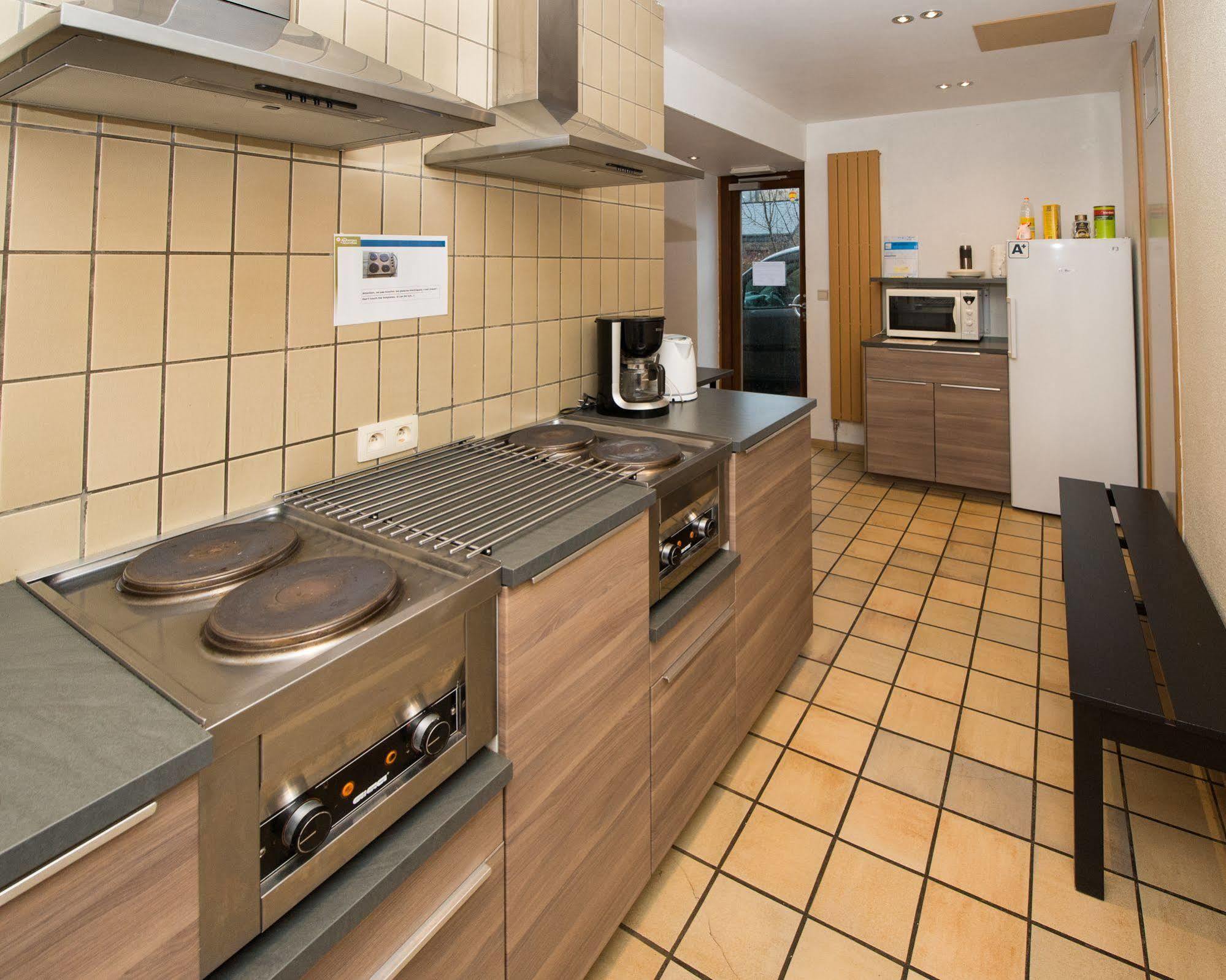 טנוויל Auberge De Jeunesse De La Roche - Champlon מראה חיצוני תמונה